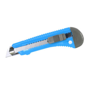 CUTTER PLASTIC CU GHIDAJ SI BUTON BLOCARE - 18MM